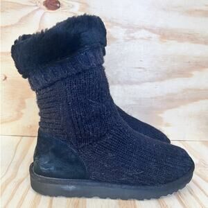 UGG -  Ribbed Knit Shearling Lined - Boots - Black - Women's - 10 - S/N 1012287